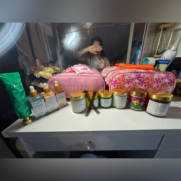 HUGE TRULY BUNDLE - Picture 1 of 10